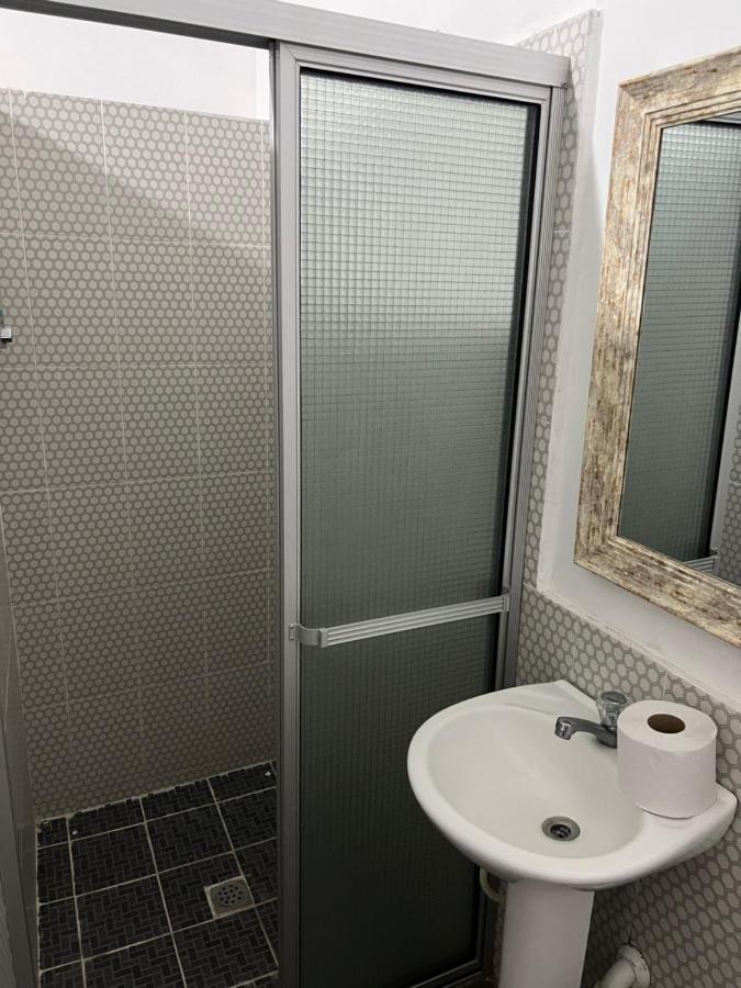 Hostal Y Restaurante La Toscana Metapan Екстер'єр фото